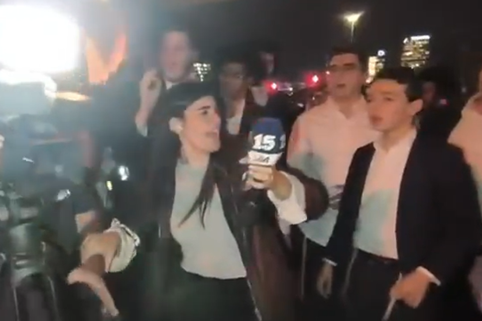 כתבת חדשות הותקפה במהלך סיקור הפגנת החרדים , ערוץ הטלגרם עדכונים שוטפים ישראל