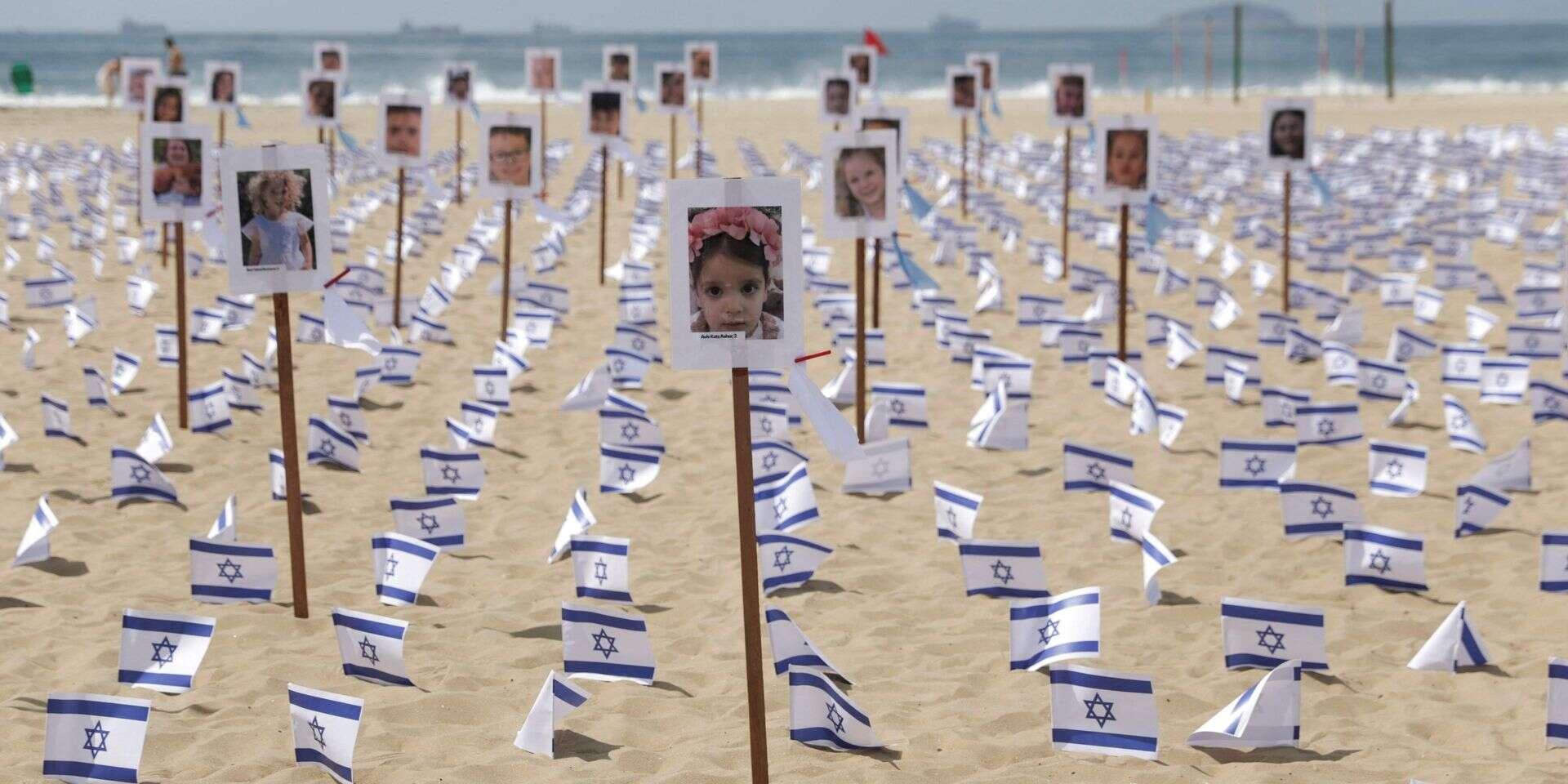 כאן יש מקום להסברה אפקטיבית - והרבה. מפגן תמיכה בישראל בקופקבנה אחרי 7 באוקטובר , רויטרס