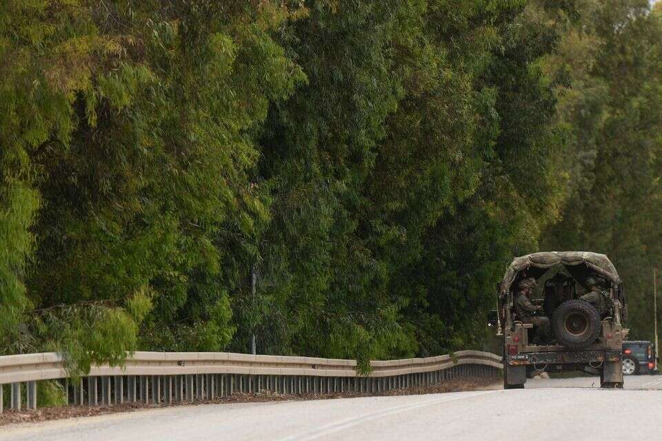 חיילים בתוך האמר צבאי. ארכיון , אייל מרגולין - ג'יני