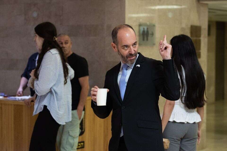 "מעגל הסוד בעניין הידיעות מצומצם עד מאוד". דין ליבנה , אורן בן חקון