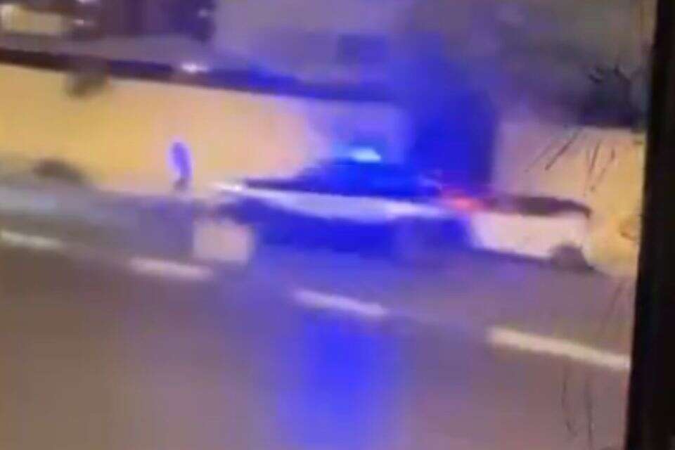 ניידת פוגעת בנער על קוקר , השימוש נעשה לפי סעיף 27א' לחוק זכויות יוצרים